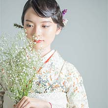 浜松 振袖 リリィ 成人式の着物（白）