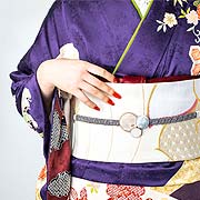 浜松 振袖 リリィ 着物の小物もシックでおしゃれ