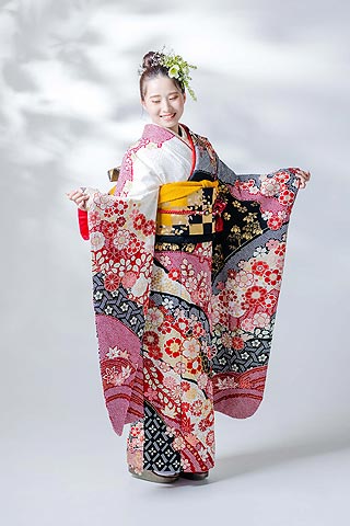 浜松 振袖レンタル リリィ 成人式の着物（人気）