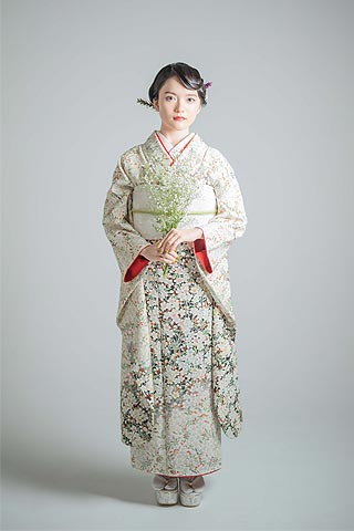 浜松 振袖 リリィ 成人式の着物レンタル（白）