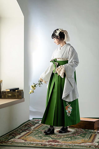 浜松 卒業式袴レンタル リリィ 卒業式の着物（グリーン）