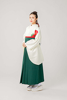 静岡 卒業式袴レンタル リリィ 白と緑の卒業式袴
