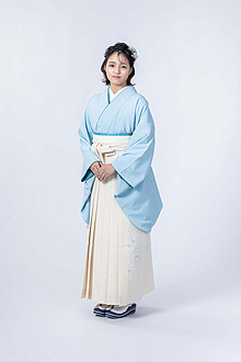 静岡 卒業式袴レンタル リリィ 水色と白色の卒業式袴