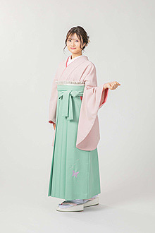 静岡 卒業式袴レンタル リリィ 薄ピンクの卒業式袴