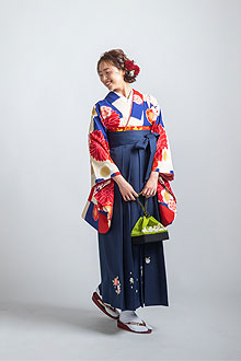 浜松 卒業式袴レンタル リリィ 紺の卒業式袴