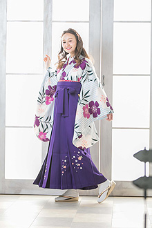 リリィ浜松 袴レンタル（紫の卒業袴）