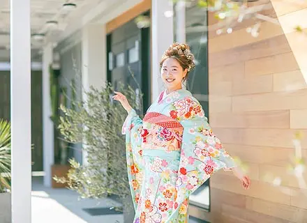 浜松で成人式振袖のレンタルができる写真館リリィ