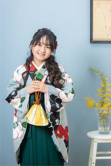 浜松 小学生 袴レンタル リリィ 緑色のジュニア袴
