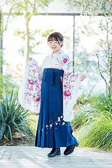 小学生袴レンタル リリィ 大人っぽいジュニア袴